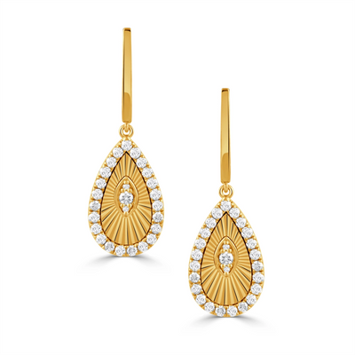 Doves Earrings in Yellow Gold containing Diamond E10802